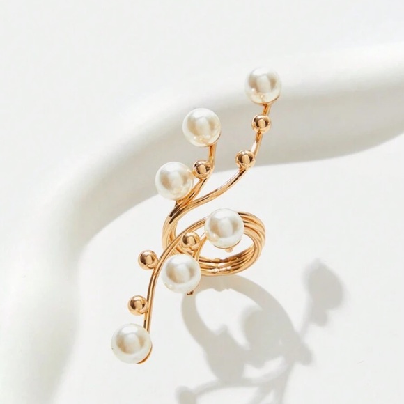 New faux pearl ring - Picture 2 of 3